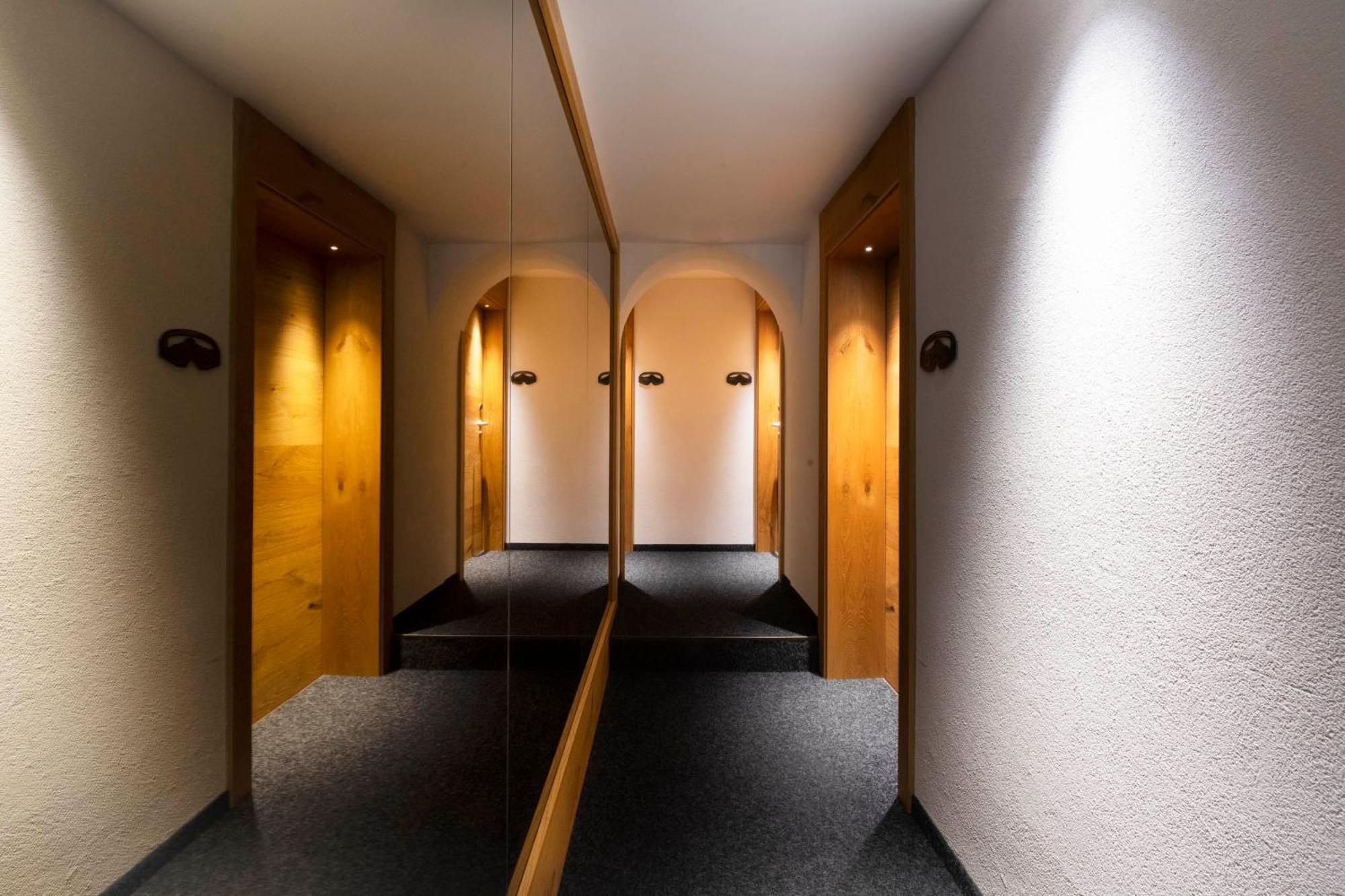 Hotel Sandhof Lech am Arlberg Exterior photo