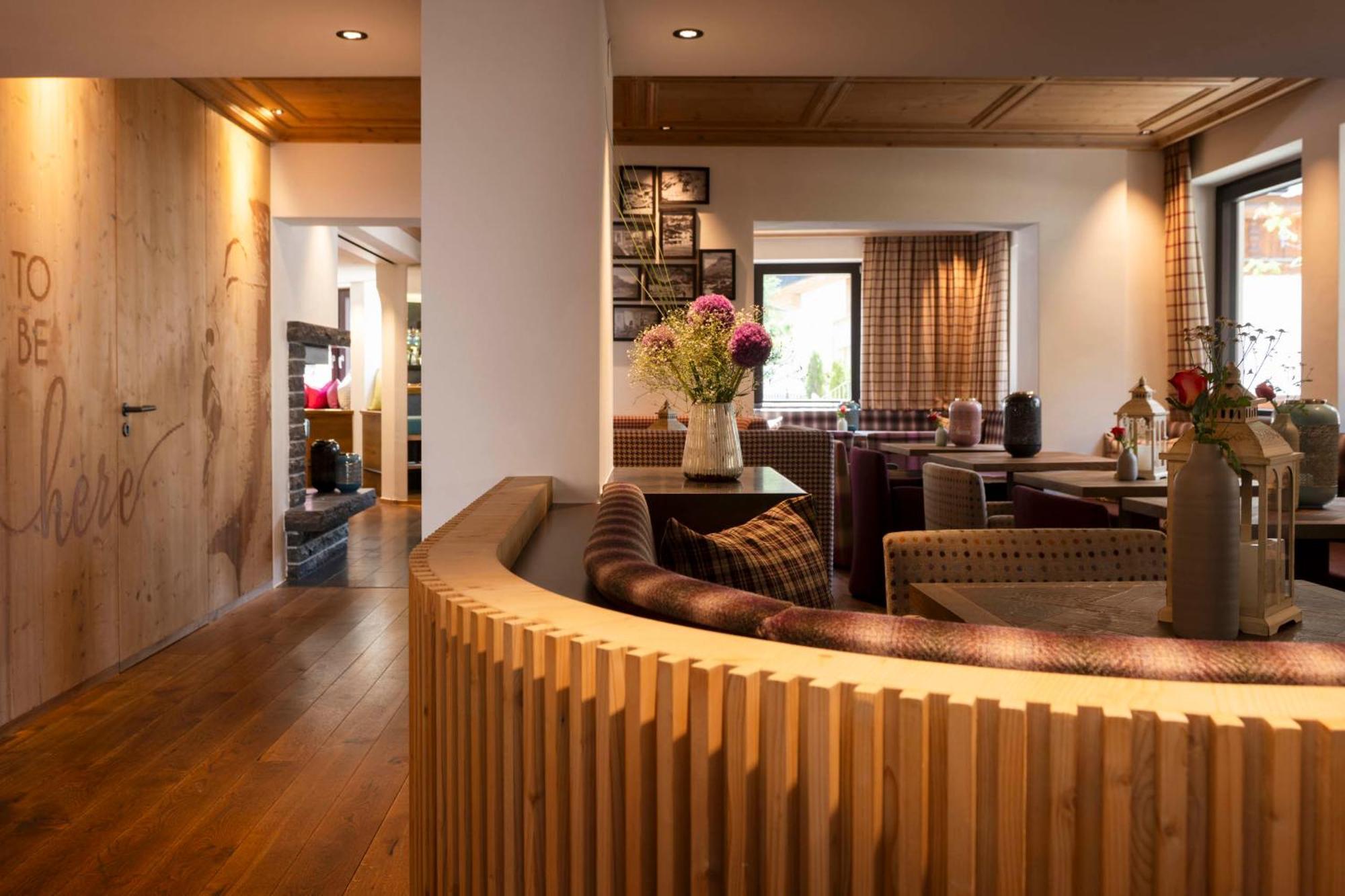 Hotel Sandhof Lech am Arlberg Exterior photo